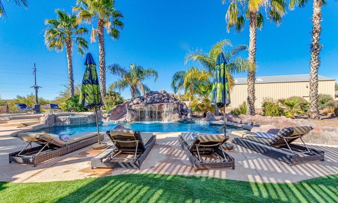 Desert View Village Maison | Luxury Resort-Style Getaway & Entertainment Haven