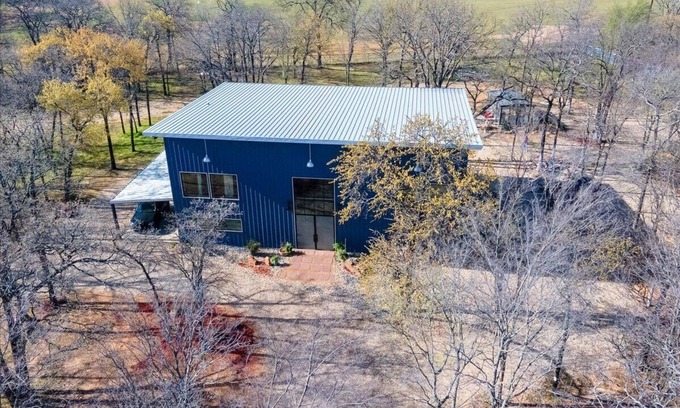 Krugerville Station Balnéaire | Luxury Retreat on 3.16 Acres in the Heart of Texas Horse Country