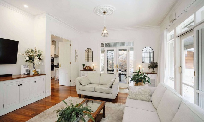 Montmorency Maison | Luxury Living With Fire Place, Parking & Pool
