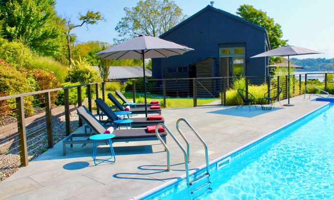 Catskill Maison | River, Pool, Hot Tub, Treehouse, Guesthouse!