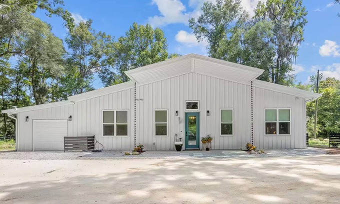 High Springs Maison | Luxury Riverfront Barndominium!