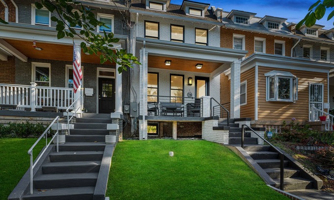 16th Street Heights Maison | Luxury rowhouse w/parking - centrally located