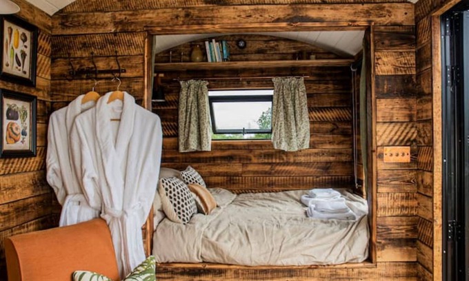 Clacton-on-Sea Cabine | Luxury rural retreat in a cosy hut near the coast