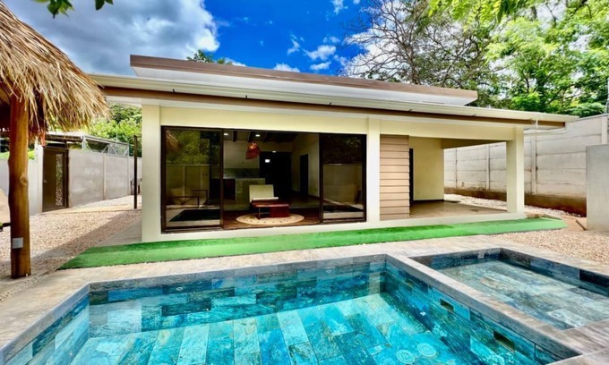 Santa Cruz Maison | Luxury Sarah Village: 5 Minutes from the Best Beaches of Guanacaste