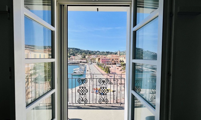 Porto Azzurro Appartement | Luxury Seafront View Penthouse Sleeps 12, Porto Azzuro, Elba Island, Italy