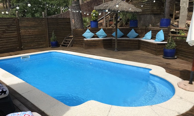 Begur Appartement | Studio de luxe, indépendant, climatisé avec terrasse privée et utilisation de la piscine
