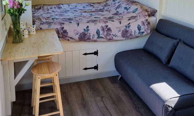 King's Bromley Maison | Luxury shepherds hut