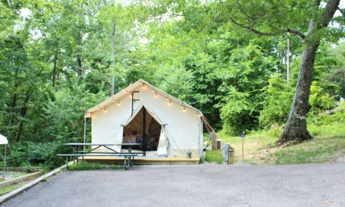 Delta Location De VR | Luxury Spacious Glamping, Lake View, Grill, Pool, Pet Friendly, Swim
