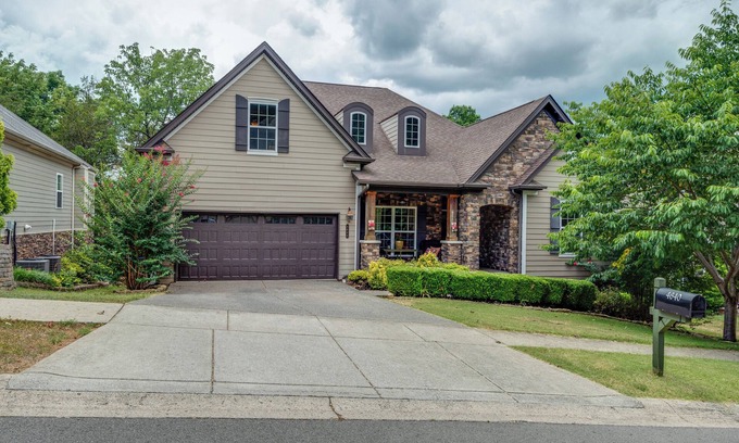 Nolensville Maison | Luxury Spacious Retreat House in Nolensville