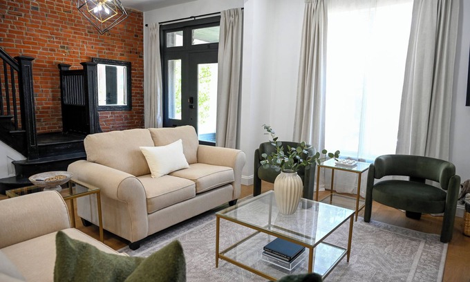 The Gate Maison | Luxury St. Louis Home - 3BR/3.5BA Near Everything