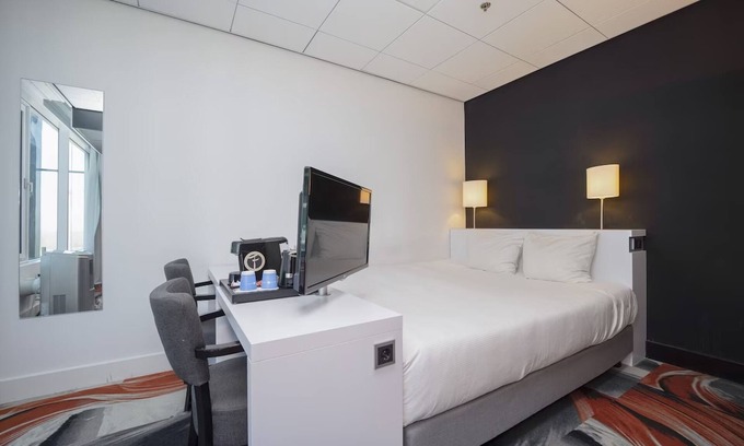 Leiden Hôtel | Luxury Stay in Central Leiden with Pool and Attractions Nearby