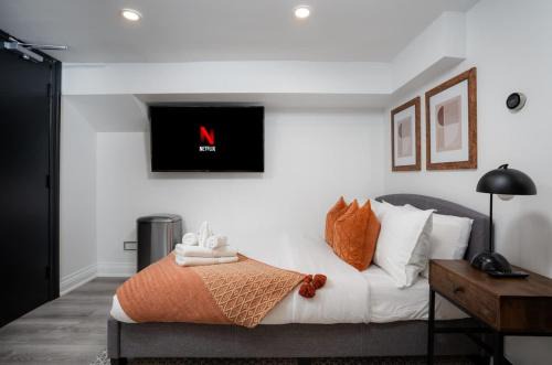 Parkdale Appartement | Luxury Studio Condo in Downtown Toronto Elm Street