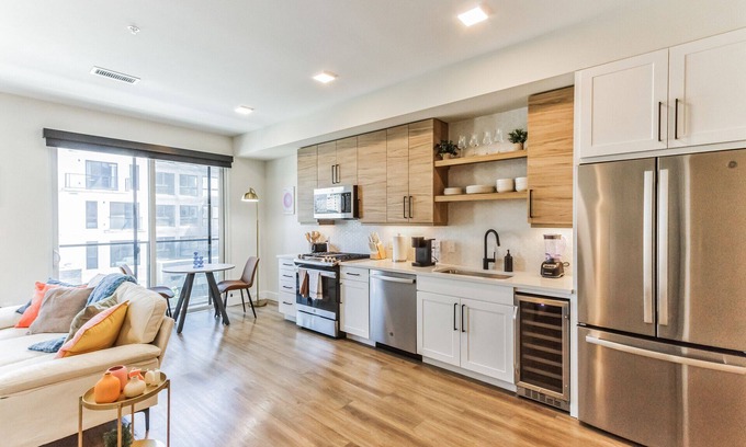 City Park West Appartement | Luxury Studio, Gym, Spa, Garage Parking, Safe 313