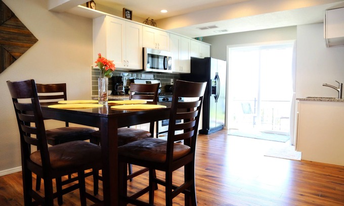 Northwest Colorado Springs Appartement | Suite de luxe avec cuisine, sentiers et belle vue