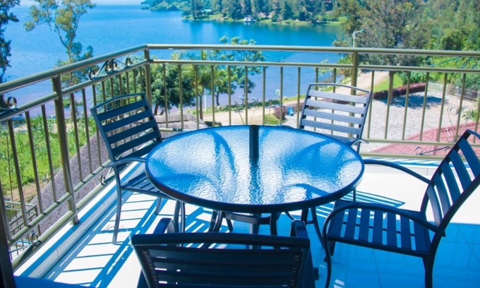 Kibuye Maison | Luxury Suite with balcony and incredible view on the water