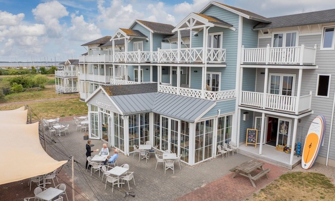 Municipality of Hellevoetsluis Appartement | Luxury Suite With air Conditioning, Near the Beach
