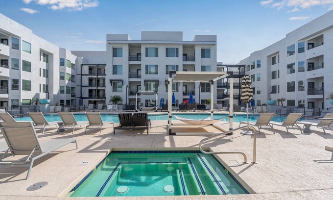 Riverside Appartement | Luxury Tempe Stay 1BR w/Patio, Gym & Business Center