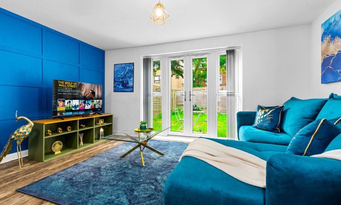 Bordesley Maison | Luxury Three Bedroom House - Parking - Garden