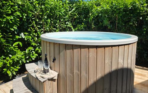 Schin op Geul Maison | Luxury Tiny House with private hot tub