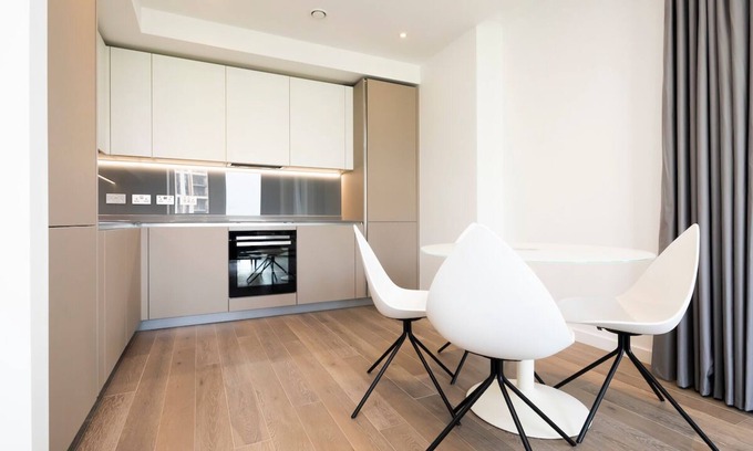 Stratford Appartement | LUXURY TWO BED APARTMENT IN STRATFORD VILLAGE, NEAR WESTFIELD , STRATFORD INTL