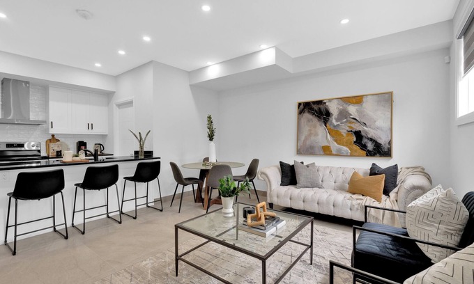 Windsor Appartement | Luxury Unit Windsor (4-plex) 5 minutes to Ambassador Bridge