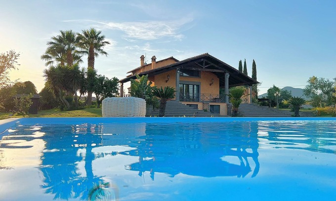 Cerveteri Villa | LUXURY VILLA AVEC PARC ET PISCINE