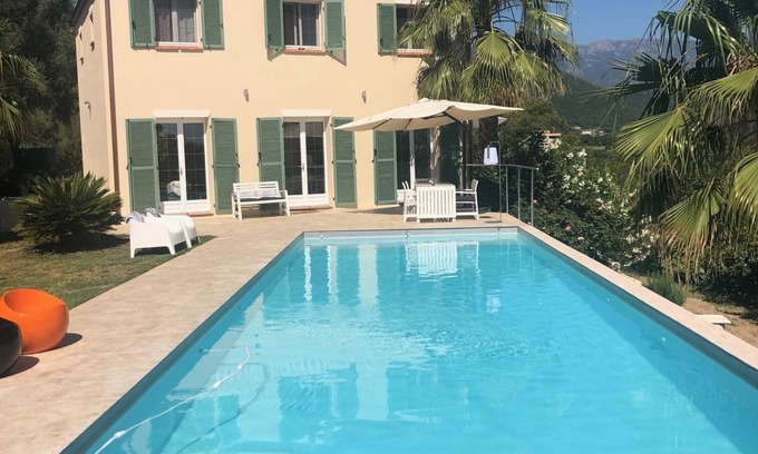 Serra-di-Fiumorbo Villa | Villa de luxe -piscine privée chauffée-vue montagne à 5 min de la mer-4 ch -2SDB