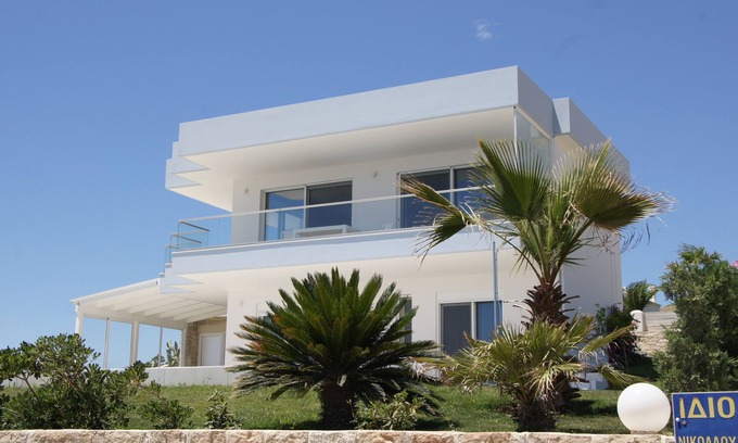 Kalamaki Villa | Villa de luxe avec vue sur la mer et à quelques pas de la plage