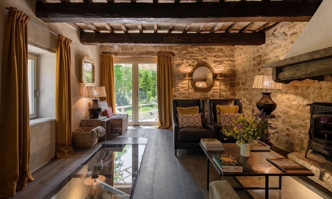 Collesanto Villa | Luxury villa in splendid secluded location with private spa and pool.