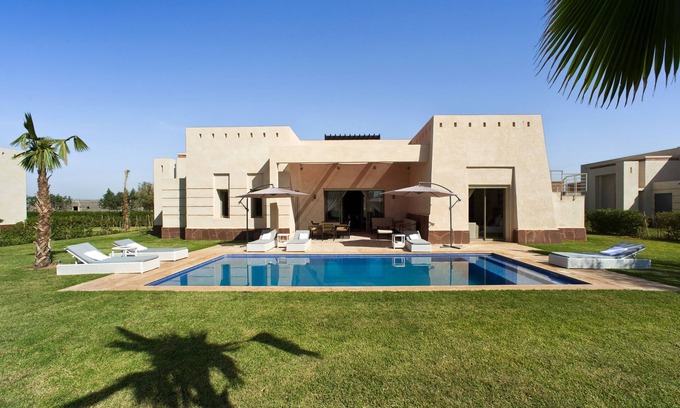 Zaouia Sidi Abdallah Ben Sassi Villa | Villa de luxe région de Marrakech avec piscine privée et 3 suites parentales.