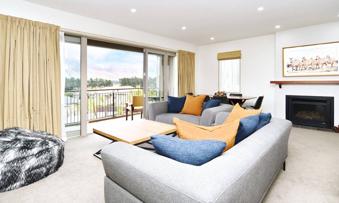 Windwhistle Appartement | Luxury Villa in the Terrace Downs Resort Area