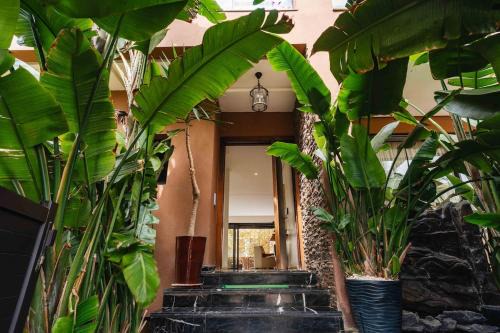 Tamariss Villa | Luxury Villa Jack Beach Resort Pool & Seaview