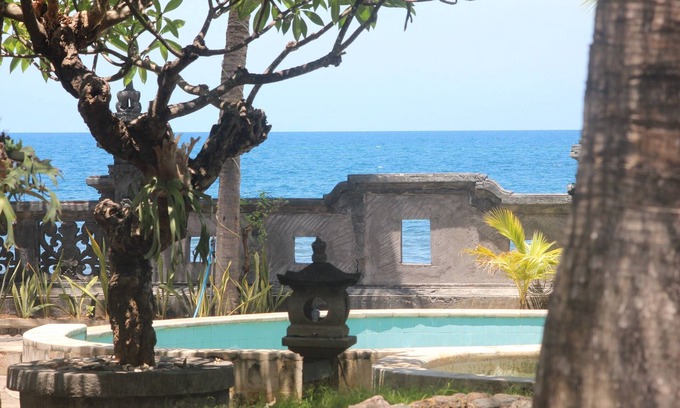 Temukus Villa | Villa de luxe sur la plage à Lovina Beach Bali