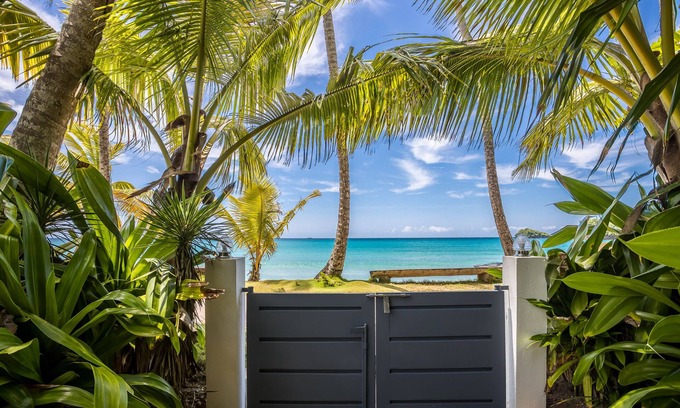 Las Terrenas Villa | Luxury Beach Front , Breakfest and CHEF included , 20 paxs