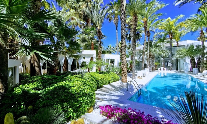 Marinella di Selinunte Villa | 50% de réduction sur les tarifs d'hiver! Villa de luxe, piscine privée, jardin, solarium avec vue sur la mer