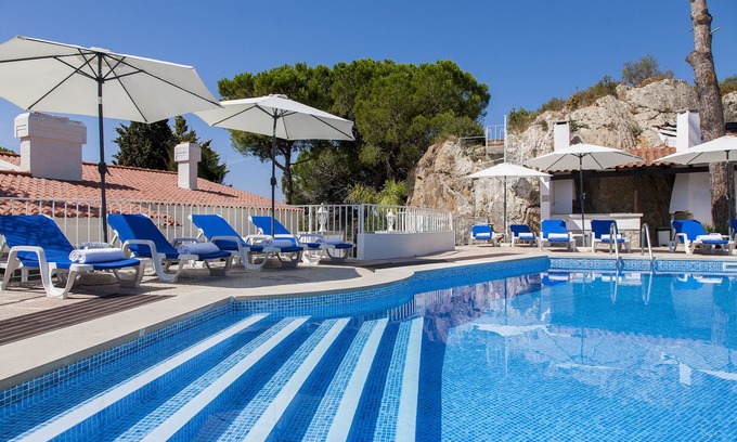 Santana Villa | Villa de luxe, Sesimbra. Incroyable piscine au chlore naturel. Jardin Près de la mer