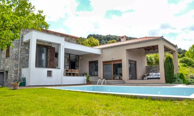 Agia Villa | Villa de luxe, vue superbe et piscine