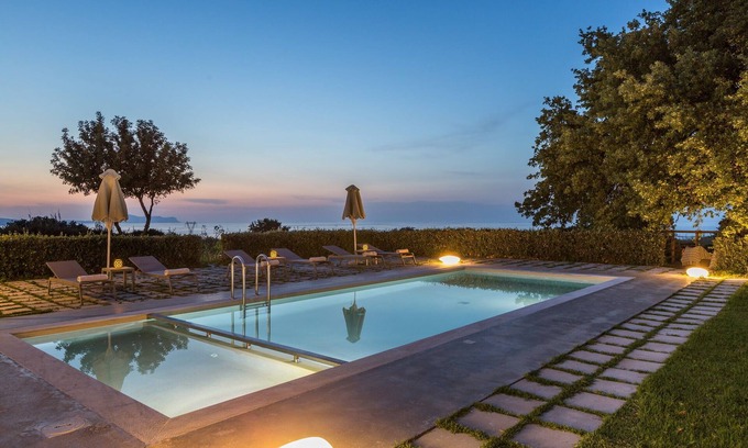 Tria Monastiria Villa | Villa de luxe Mia ★ piscine chauffée ★ à 2 km de la plage ★ aire de jeux pour enfants! Près de la ville.