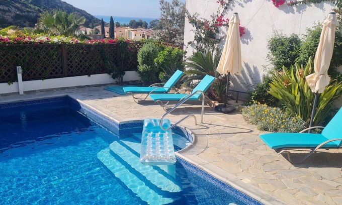 Pissouri Villa | Villa de luxe avec piscine privée et vue imprenable sur la mer
