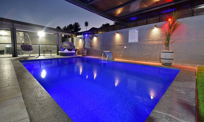 Nof Kinneret Appartement | Luxury Villa with heated pool in Zfat