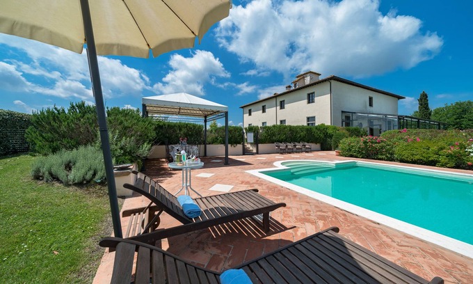 Le Piazze Maison | Villa de luxe avec piscine intérieure, sauna, jacuzzi et piscine dans le jardin