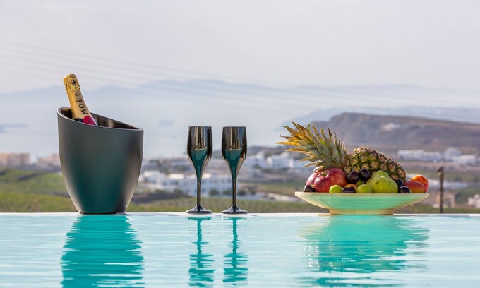 Santorini Villa | Villa de luxe avec piscine privée, coucher de soleil et vue sur la caldeira