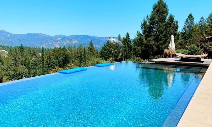 Calistoga Maison | Luxury Vineyard Guest House avec des vues incroyables, piscine, tennis!