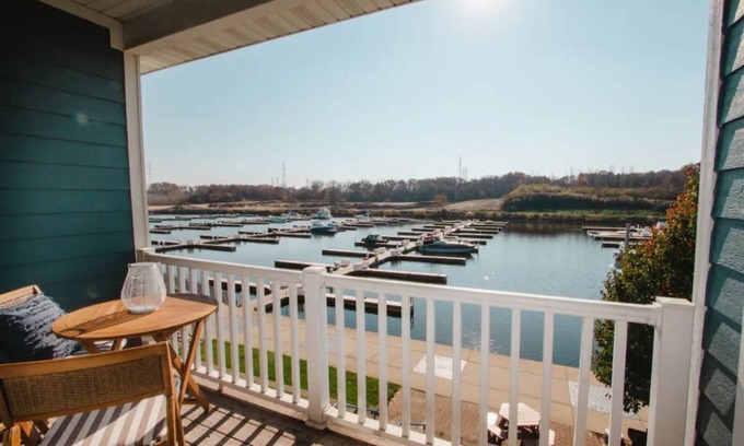 Portage Copropriété | Luxury Waterfront 2 Bedroom Condo by Lake Michigan