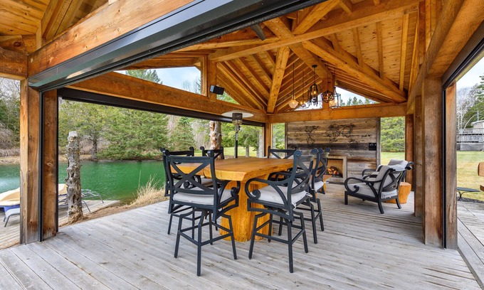 Milton Maison | Luxury Waterfront Home Just Outside the City