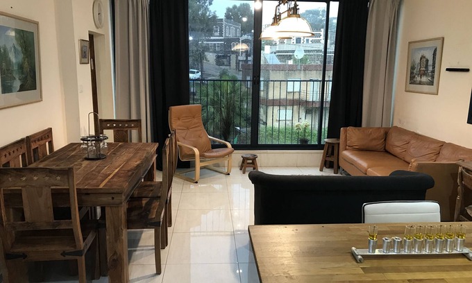 Tiberias Appartement | Oeuvre d'art de luxe, emplacement incroyable
