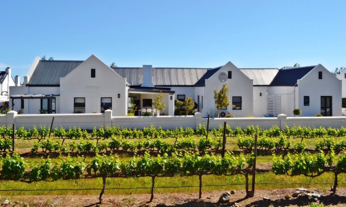 Trawal Maison | Luxury 4 bedroom home within a working cape winelands farm