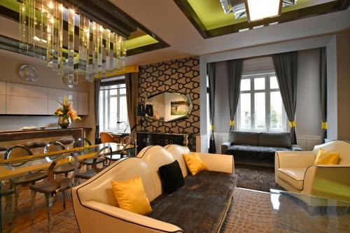 Szentimrevaros Appartement | LuxuryFlat near centre on118 sqm, 3BR,2BTH,8bed,AC