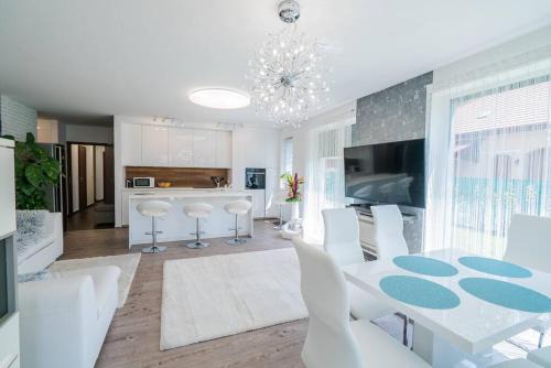 Szantod Appartement | Luxus Partivilla Apartman
