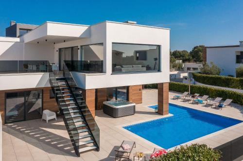 Vodnjan Maison | Luxusvilla mit Privatpool, Jacuzzi, Sauna, Meerblick